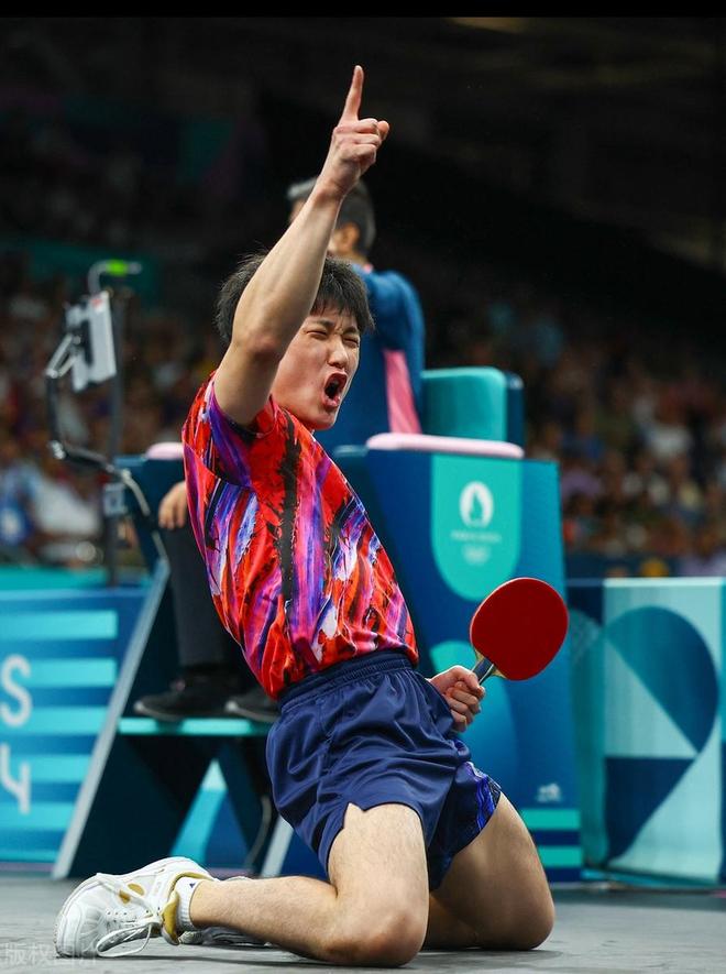 雷速体育官网-日本乒乓球队鏖战韩国乒乓球队，张本智和惊艳世界