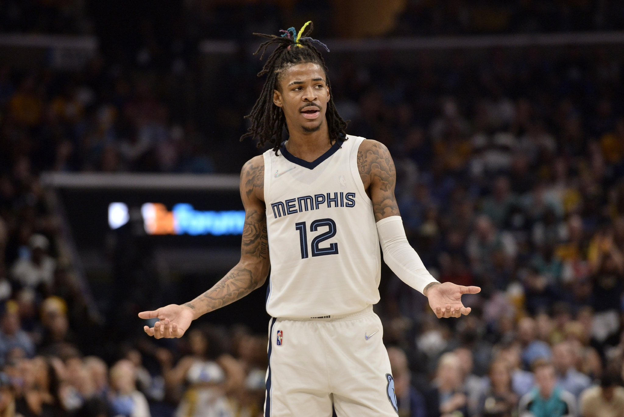 雷速篮球直播-雄鹿逆转青岛队，莫兰特关键制胜