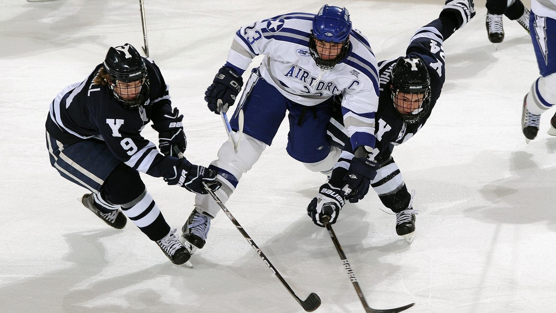 赛道上的绝对霸权，拉塞尔统治全场，红牛车队如何彻底碾压迈凯伦