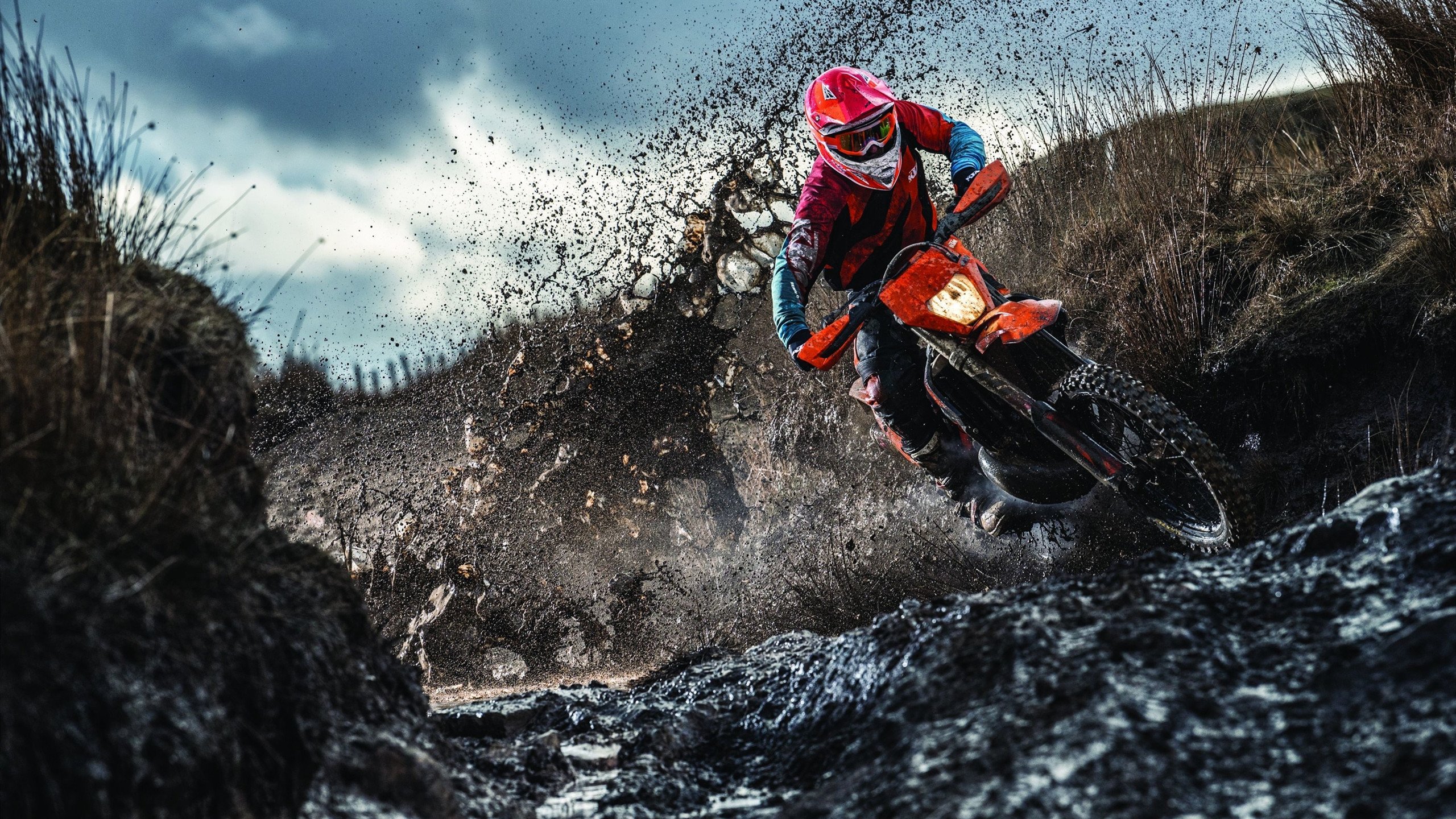 北欧风暴与南美烈焰,当丹麦横扫乌拉圭,C罗点燃赛场